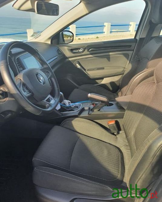 2016' Renault Megane Sport Tourer photo #6