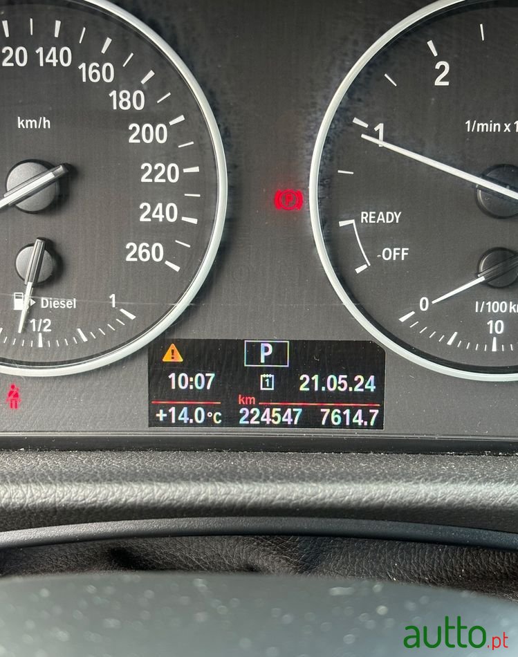 2016' BMW 216 Active Tourer photo #4