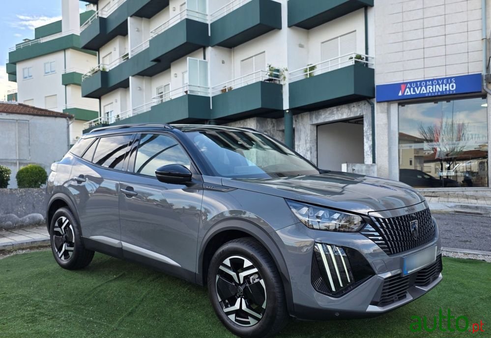 2023' Peugeot 2008 photo #1