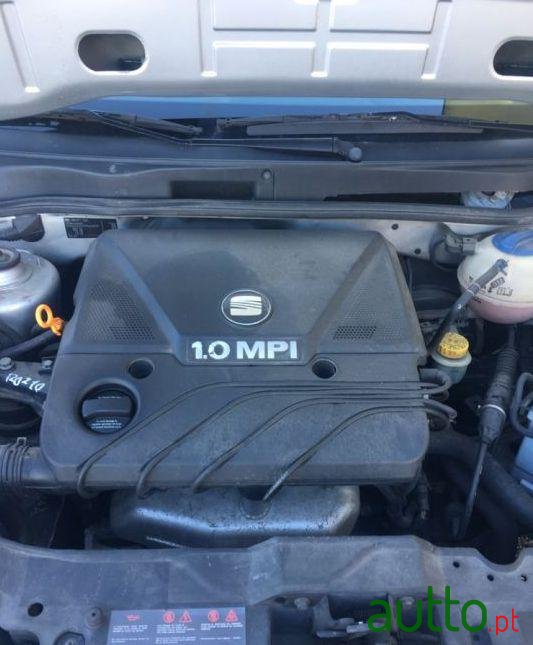 2001' SEAT Arosa 1.0 photo #1