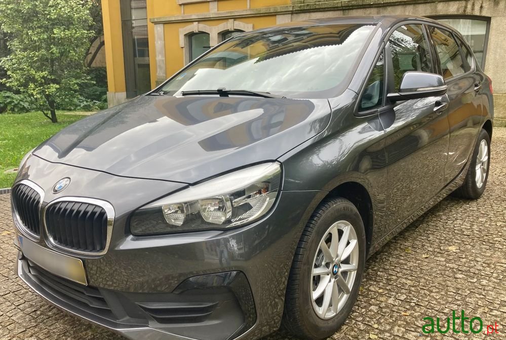 2018' BMW 216 D Advantage photo #2