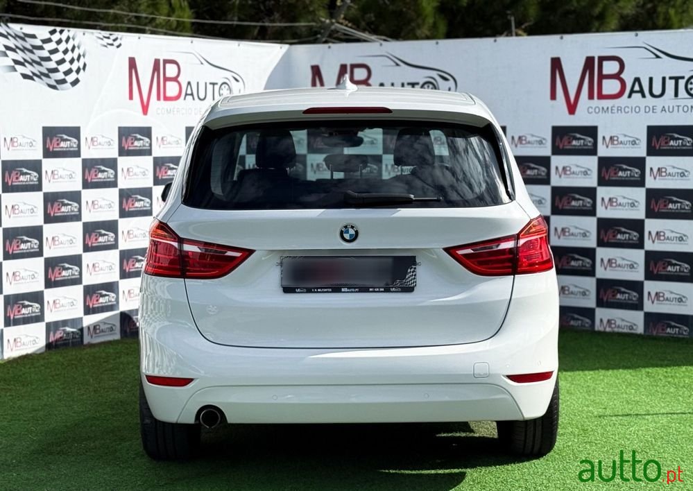 2016' BMW Série 2 D 7L Advantage photo #4
