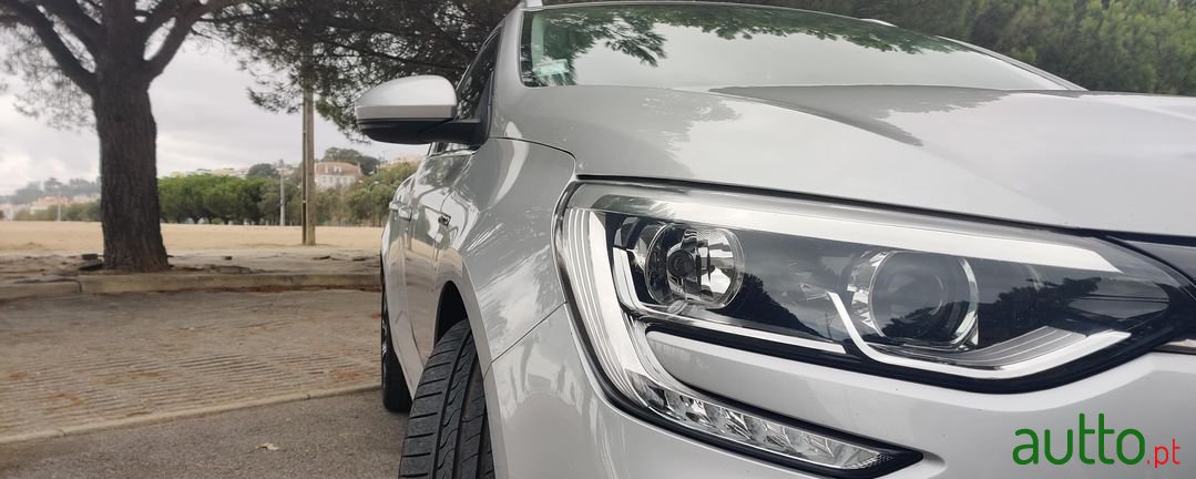 2016' Renault Megane Sport Tourer photo #4