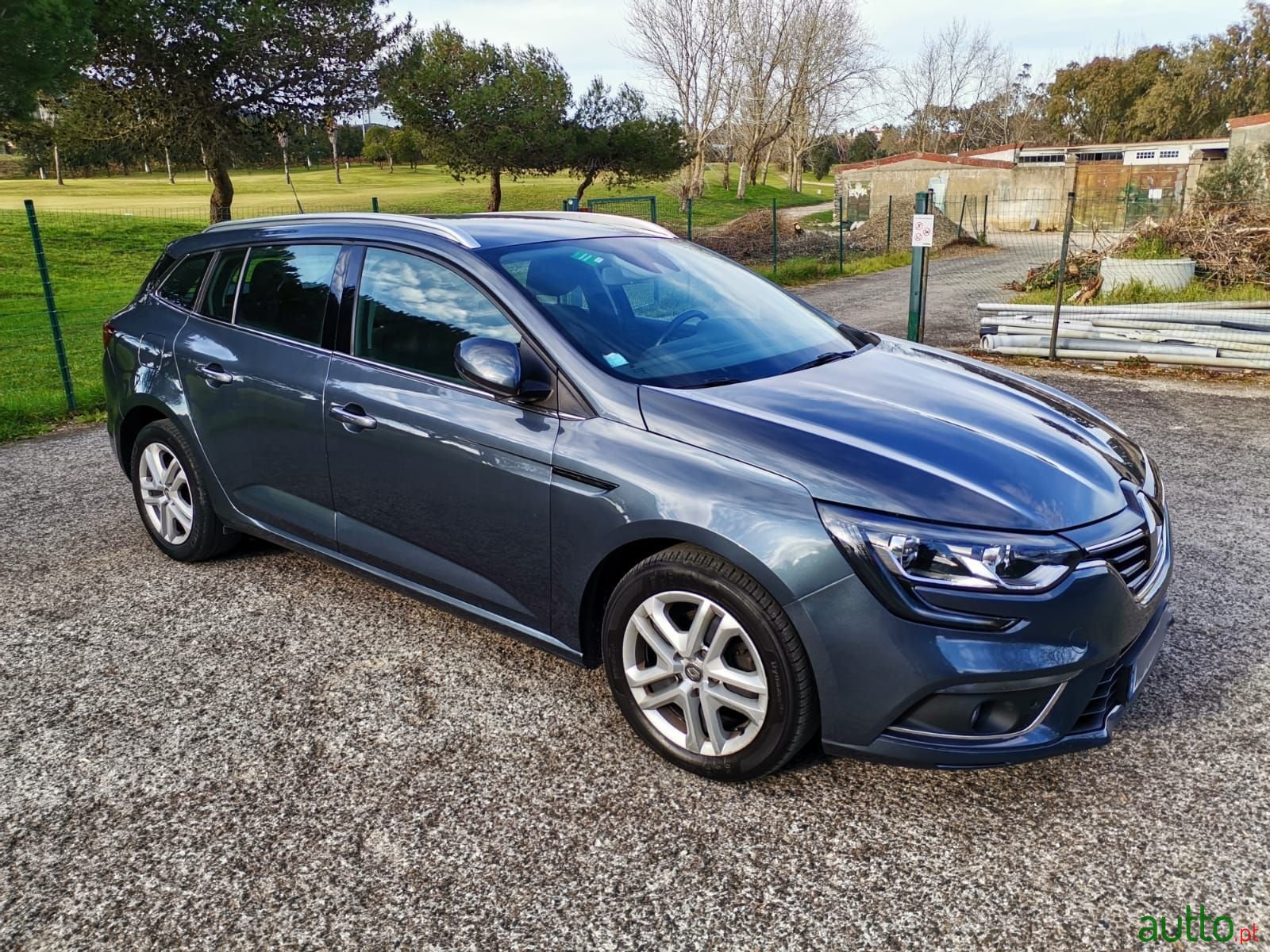 2019' Renault Megane Sport Tourer photo #3