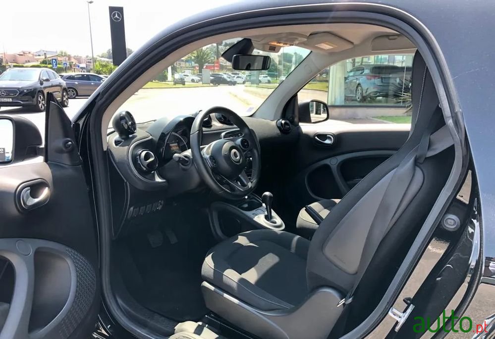 2020' Smart Fortwo Passion photo #4