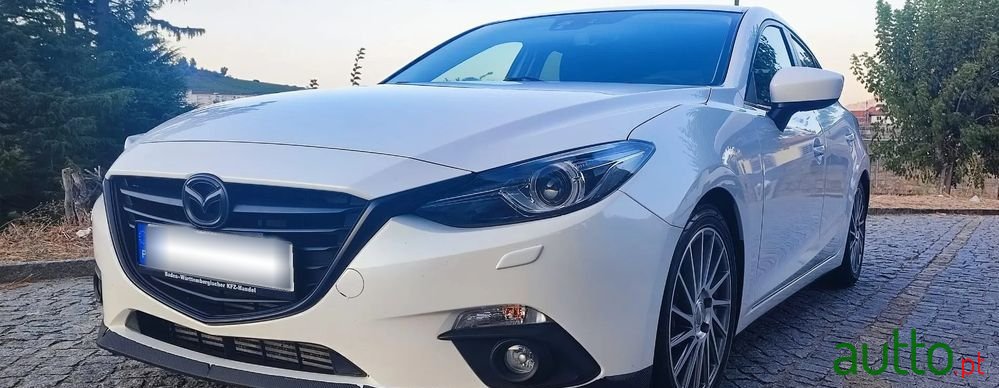 2015' Mazda 3 Skyactiv-D photo #3