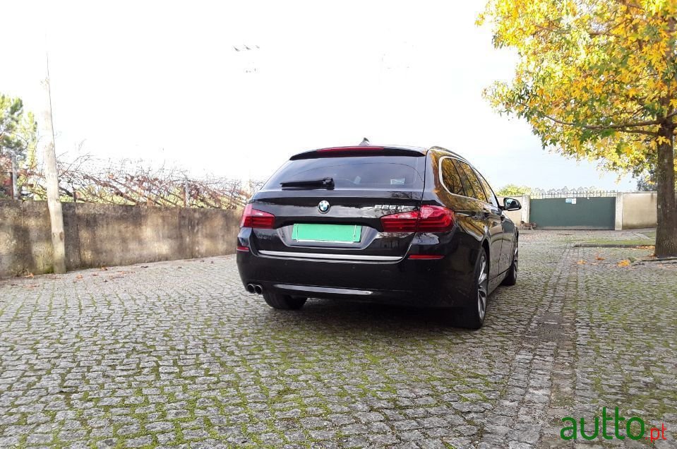 2013' BMW 525 photo #3