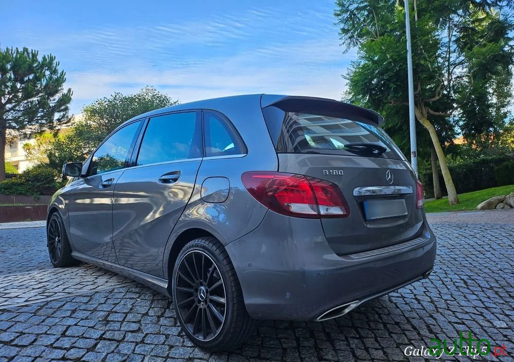 2015' Mercedes-Benz Classe B photo #2