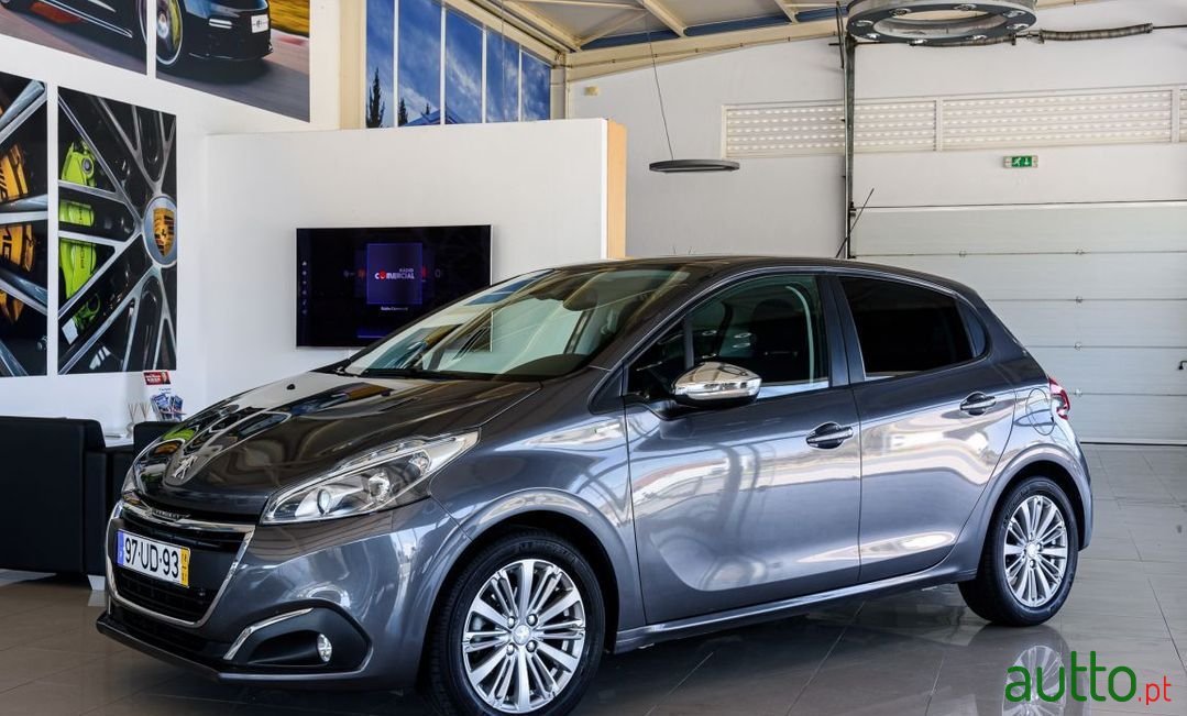 2018' Peugeot 208 photo #1