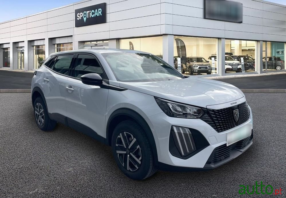 2023' Peugeot 2008 photo #3