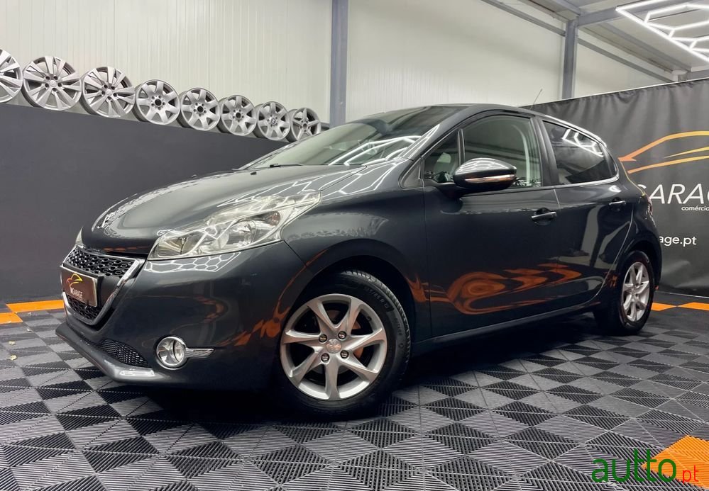 2015' Peugeot 208 photo #1