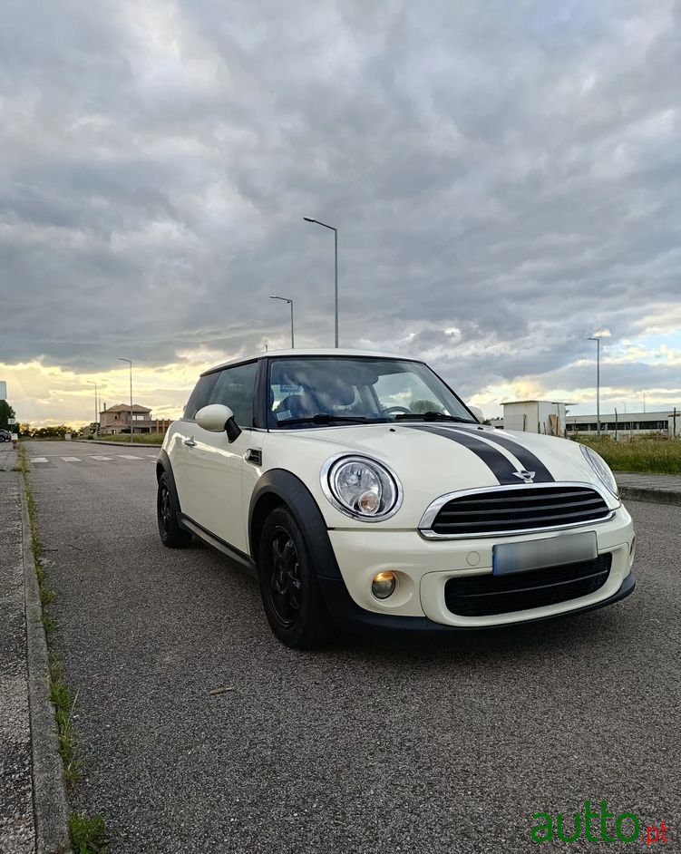 2011' MINI Coupé Cooper Sd photo #1