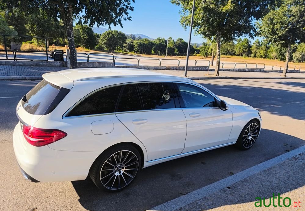 2018' Mercedes-Benz 220 photo #3