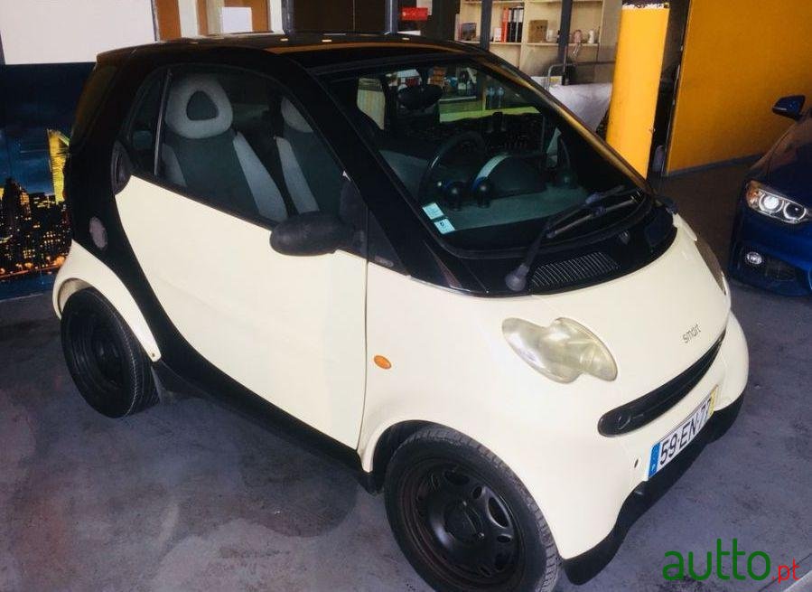 2002' Smart Fortwo Cdi photo #1