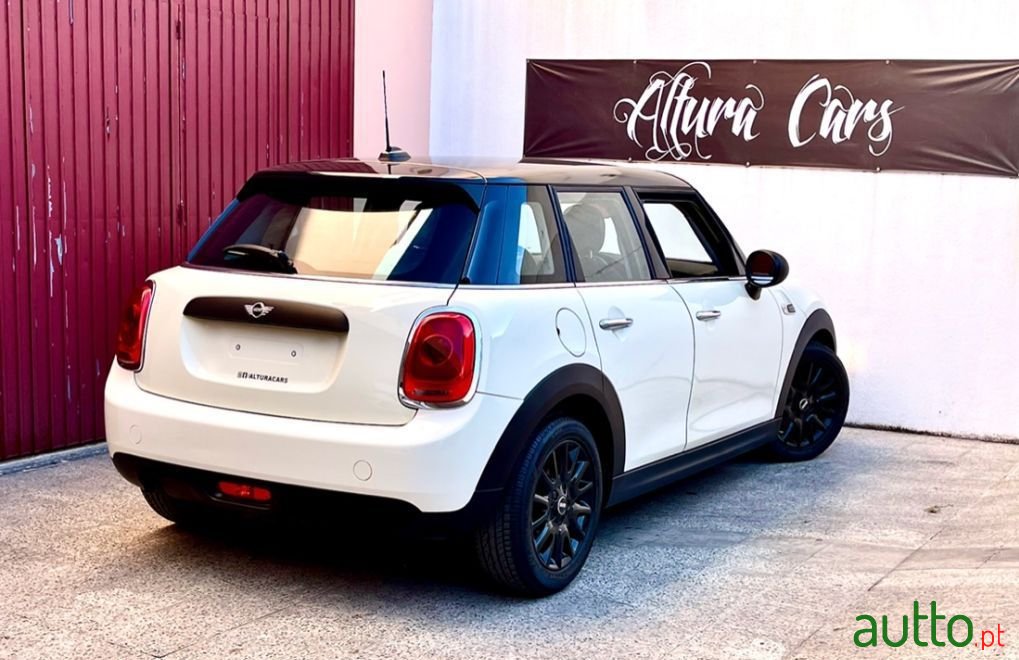 2015' MINI One photo #3