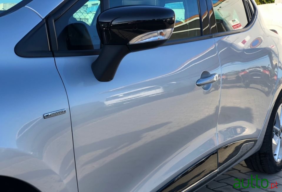 2017' Renault Clio photo #6