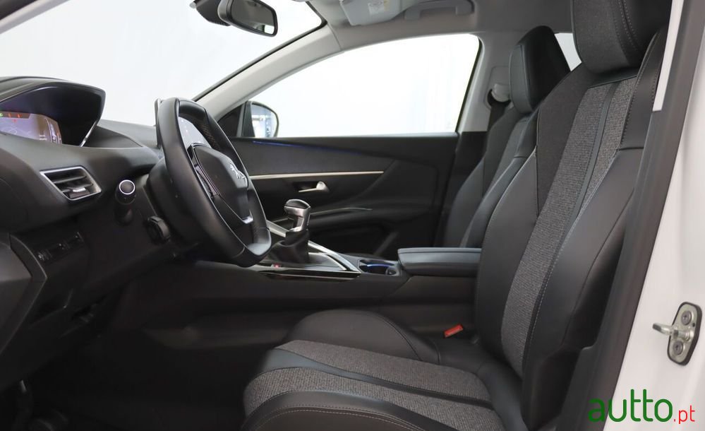 2019' Peugeot 3008 photo #4