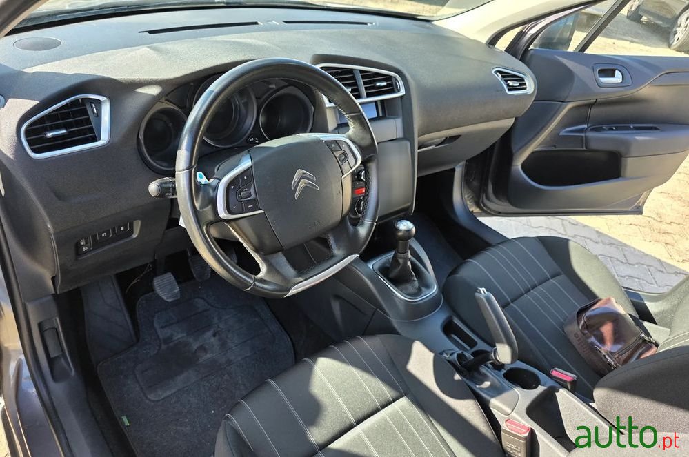 2016' Citroen C4 photo #6