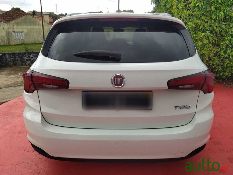 2019' Fiat Tipo Station Wagon photo #5