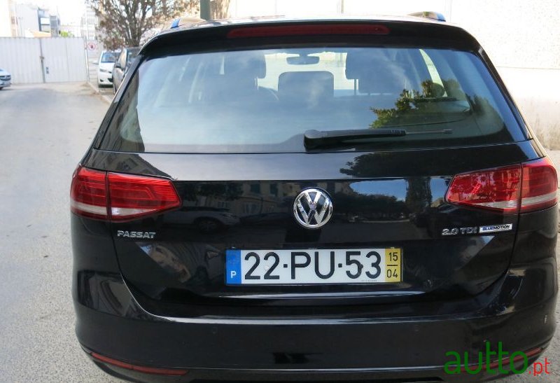 2009' Volkswagen Passat Variant photo #3