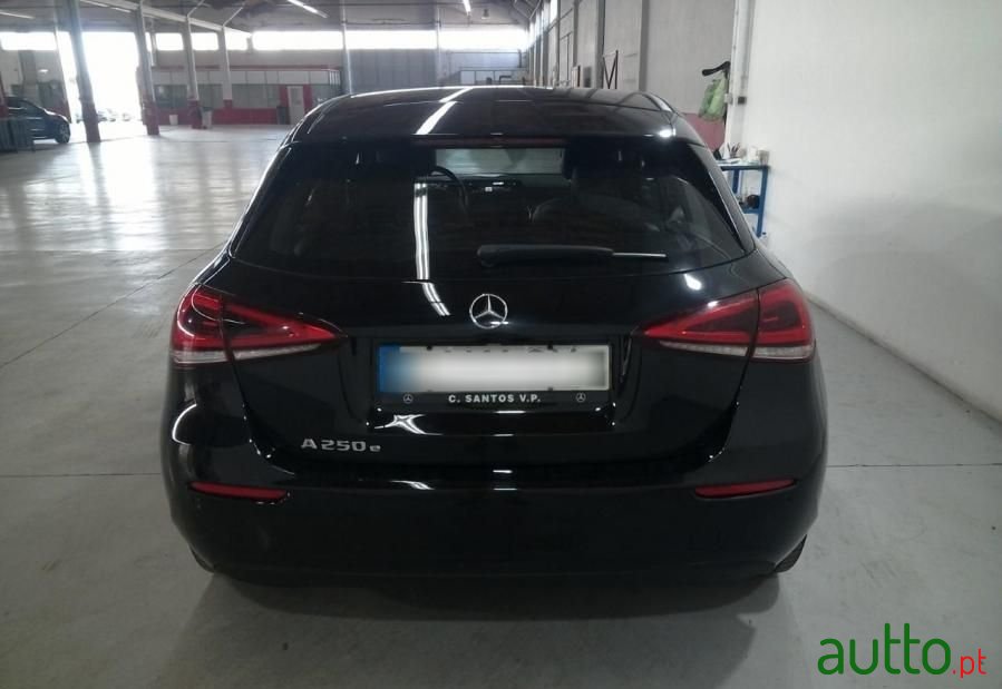 2021' Mercedes-Benz Classe A photo #3