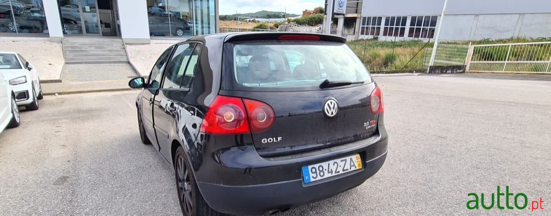 2004' Volkswagen Golf Sport photo #2
