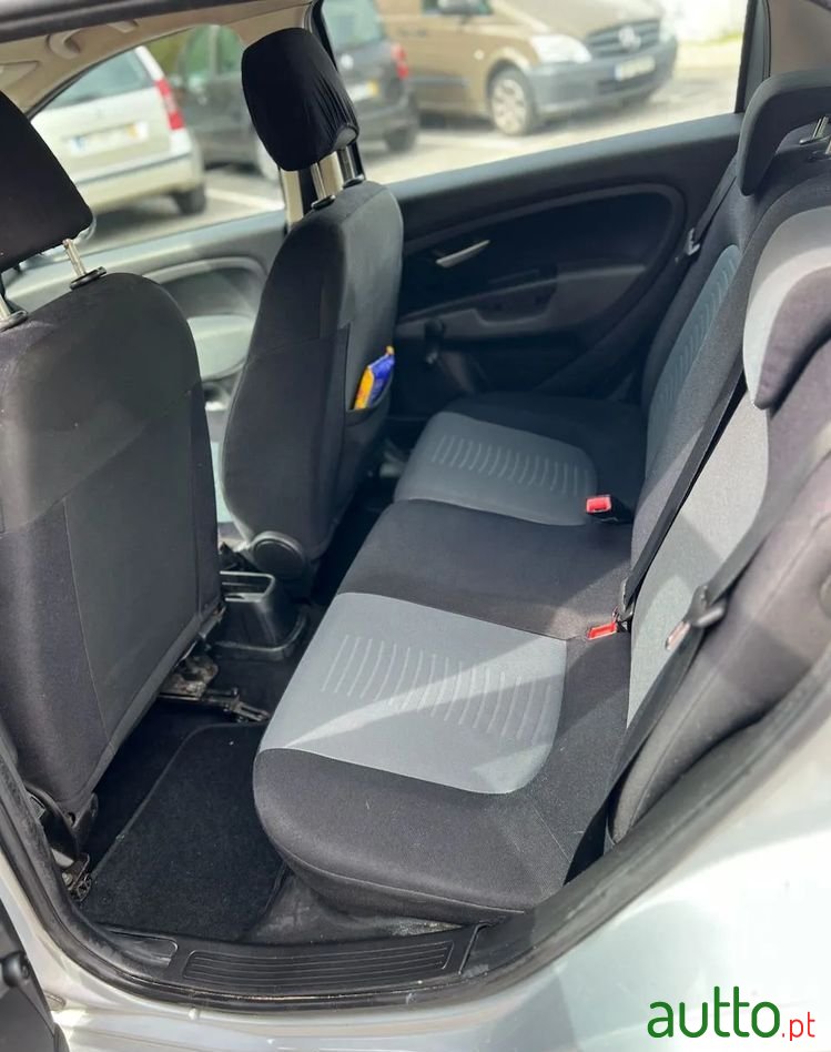 2008' Fiat Punto photo #6