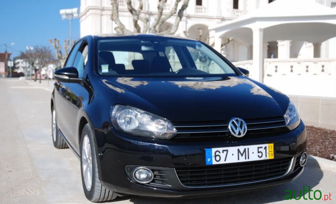 2011' Volkswagen Golf photo #5