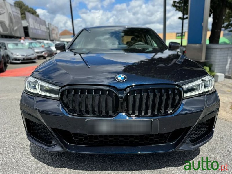 2020' BMW 530 E Pack M photo #2