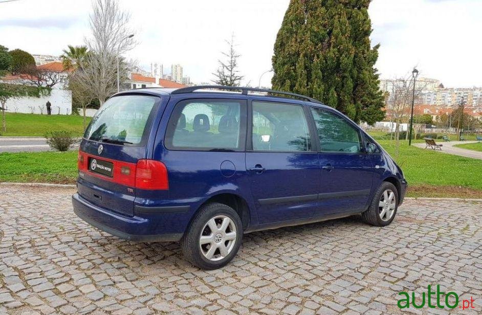 2003' Volkswagen Sharan photo #2