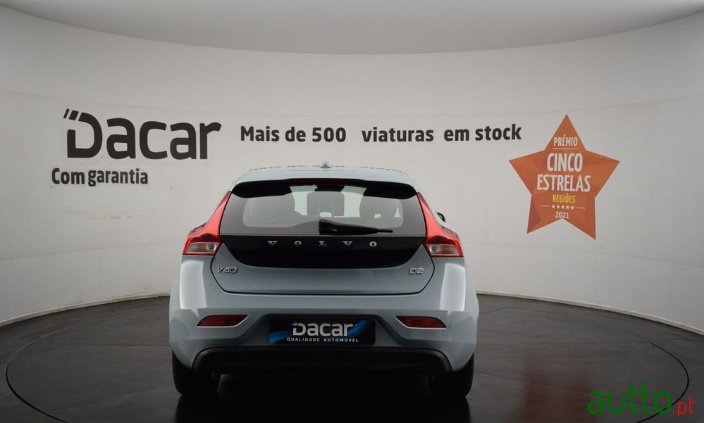 2017' Volvo V40 photo #6