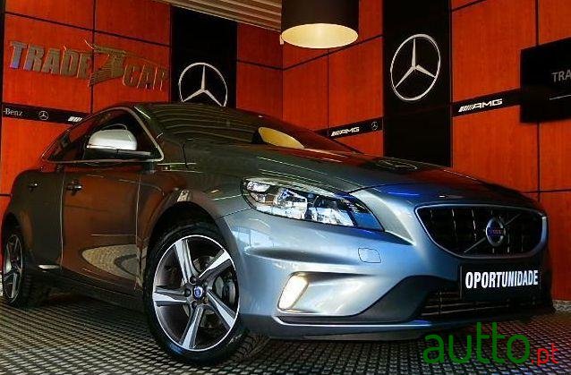 2015' Volvo V40 2.0 D2 R-Design photo #2