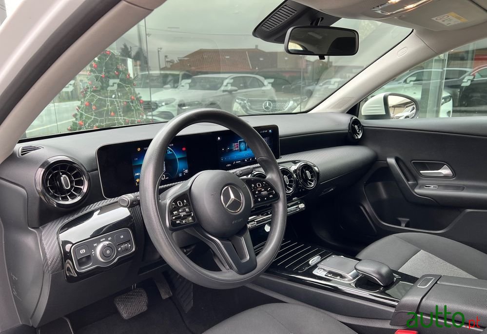 2018' Mercedes-Benz Classe A D 7G-Dct Style photo #4