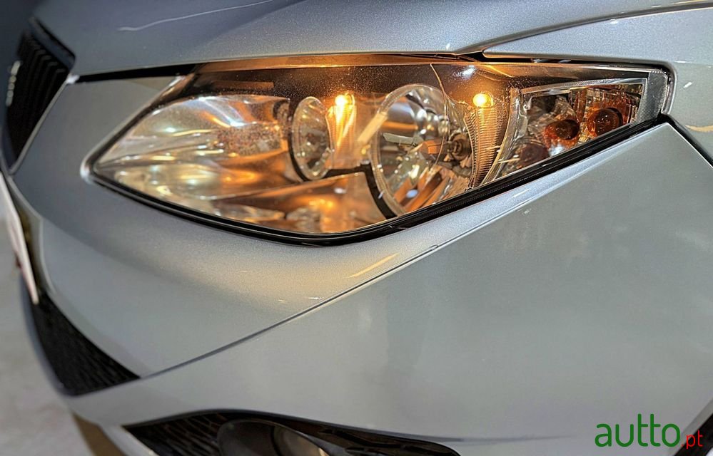 2011' SEAT Ibiza St photo #4