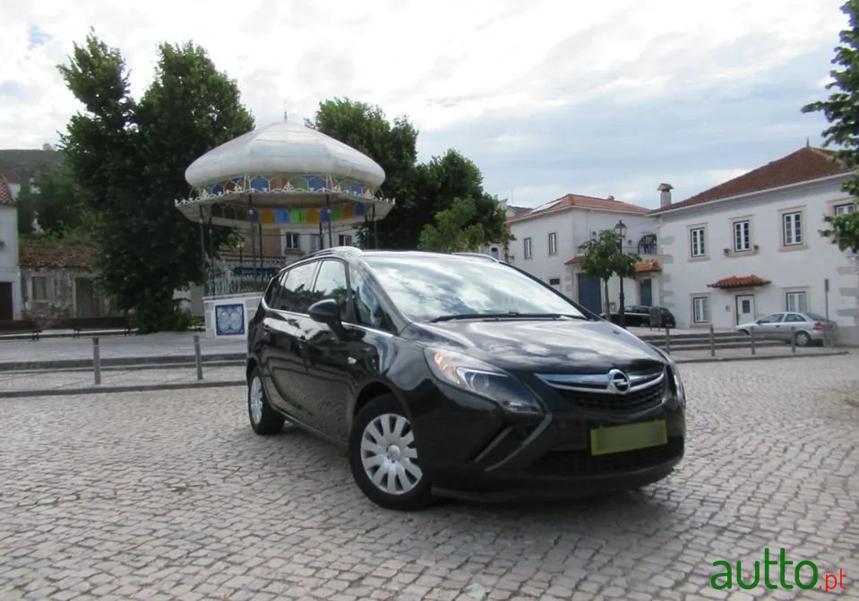 2016' Opel Zafira photo #4