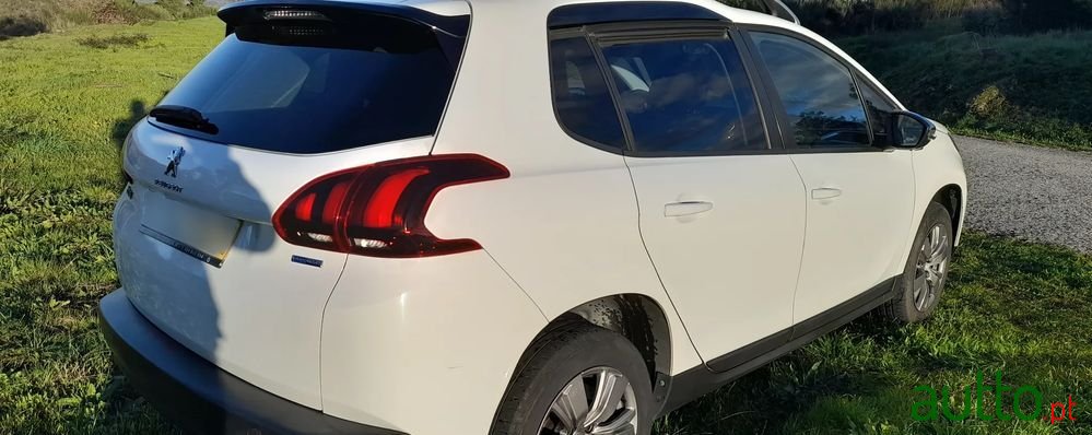 2016' Peugeot 2008 photo #2