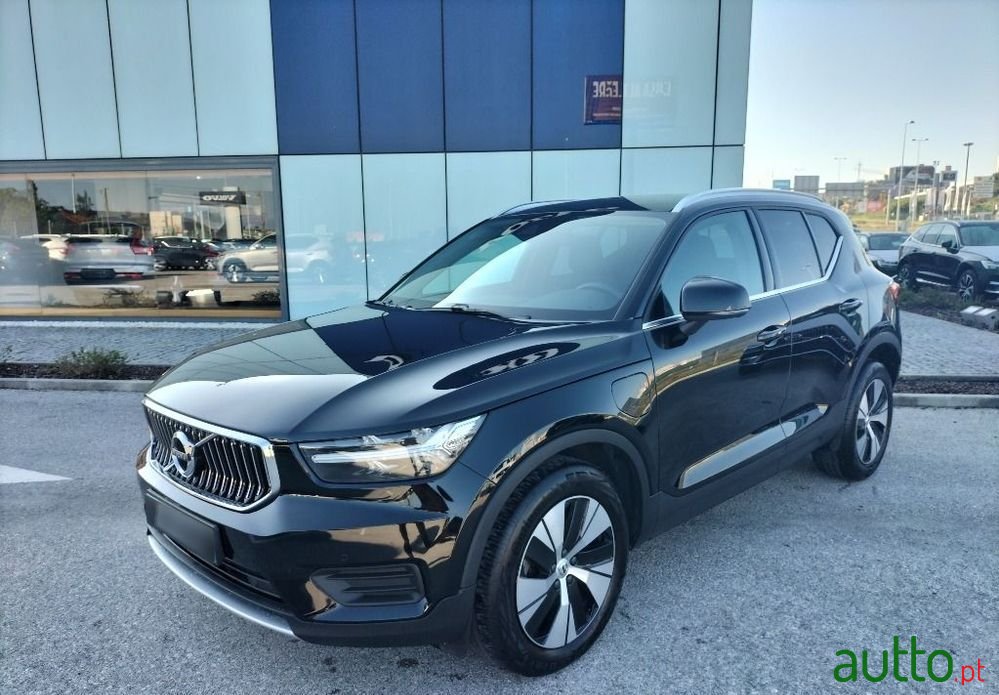 2021' Volvo Xc 40 photo #2
