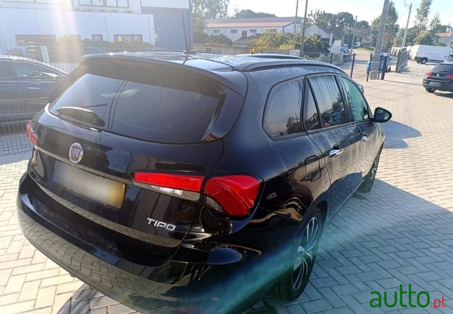 2017' Fiat Tipo Station Wagon photo #3