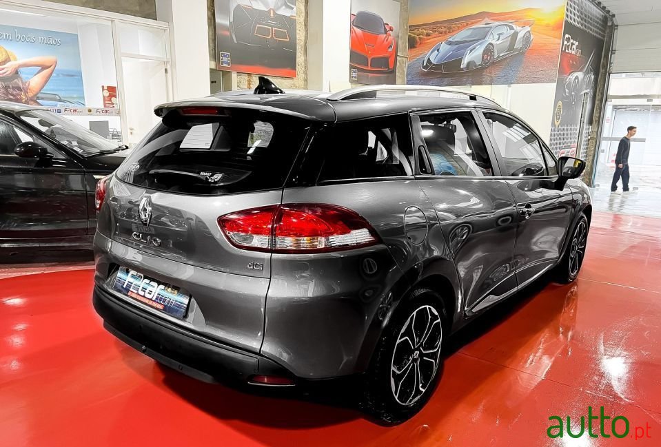 2016' Renault Clio Sport Tourer photo #6