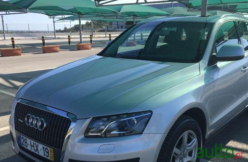 2009' Audi Q5 2.0 Tdi Quattro photo #2