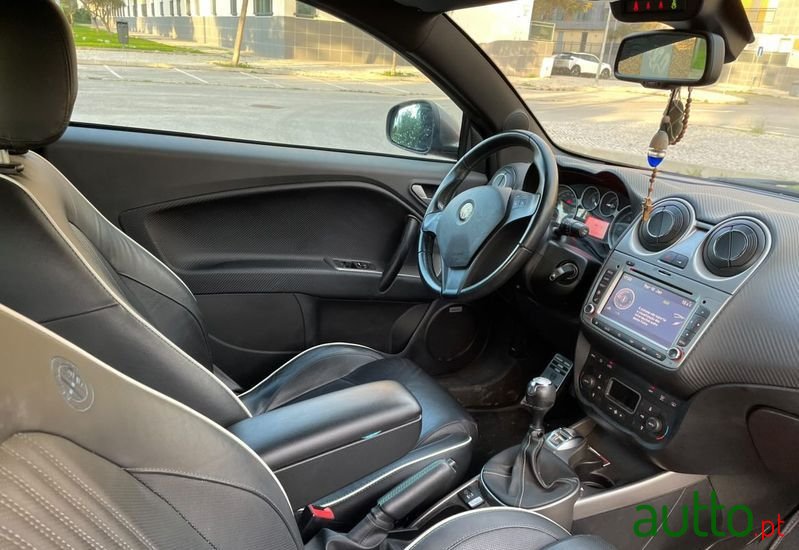 2011' Alfa Romeo MiTo photo #5