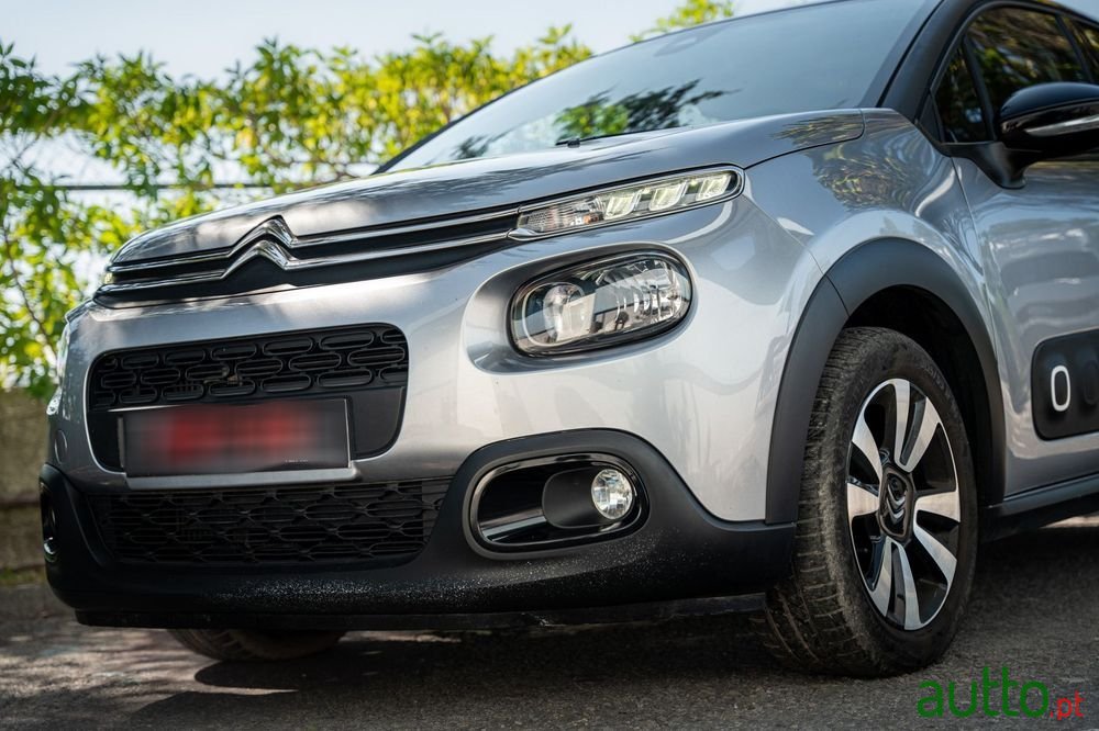 2020' Citroen C3 1.2 Puretech Shine Eat6 photo #3