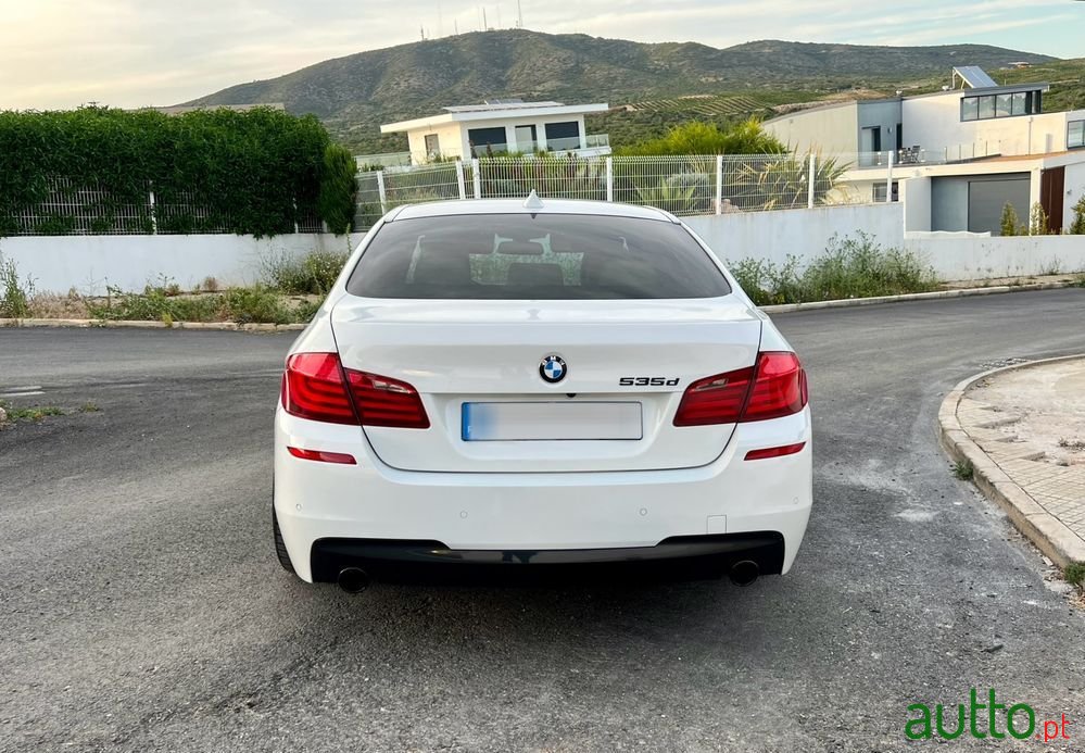 2012' BMW 535 D Pack M Auto photo #5