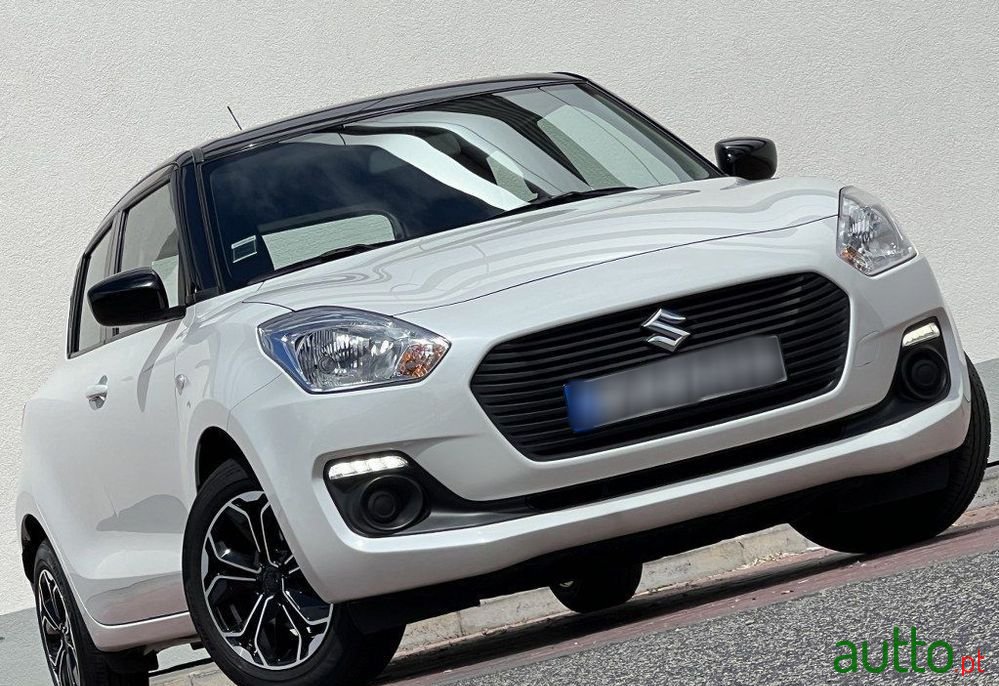 2019' Suzuki Swift photo #1