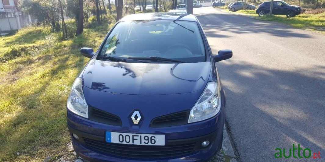 2008' Renault Clio photo #3