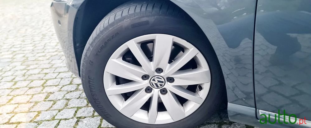 2014' Volkswagen Passat Variant photo #6