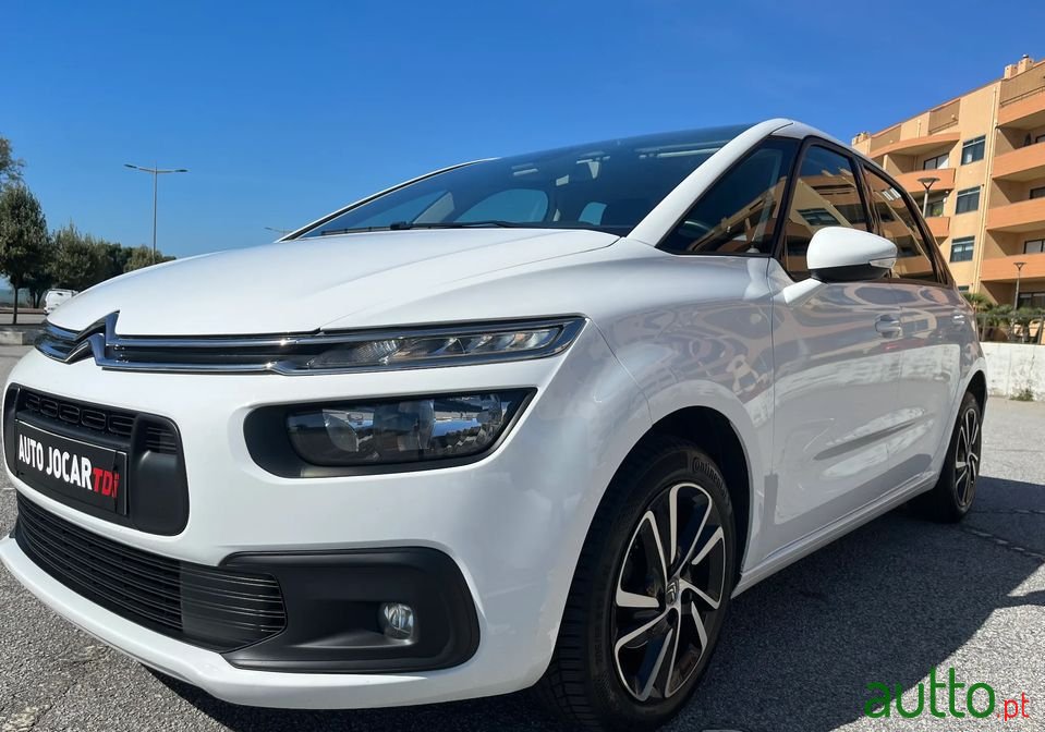 2017' Citroen C4 Picasso photo #1