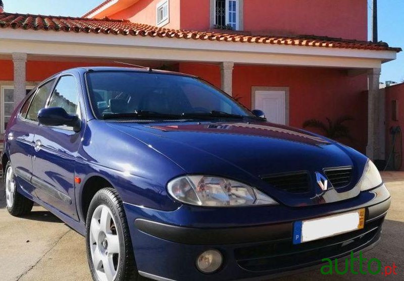 2002' Renault Megane Nacional photo #1