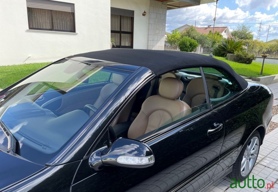 2006' Mercedes-Benz Clk-200 photo #4