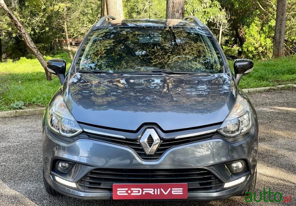 2019' Renault Clio Sport Tourer photo #2